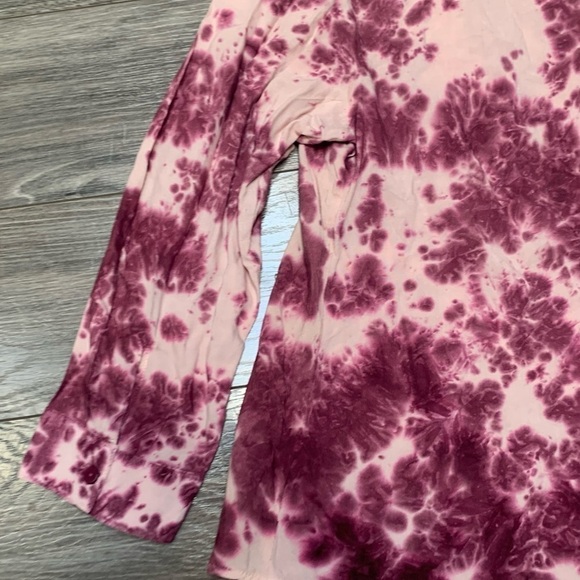 EST 1946 Tie dye long sleeve button down shirt. Size 18/20 - Picture 8 of 9